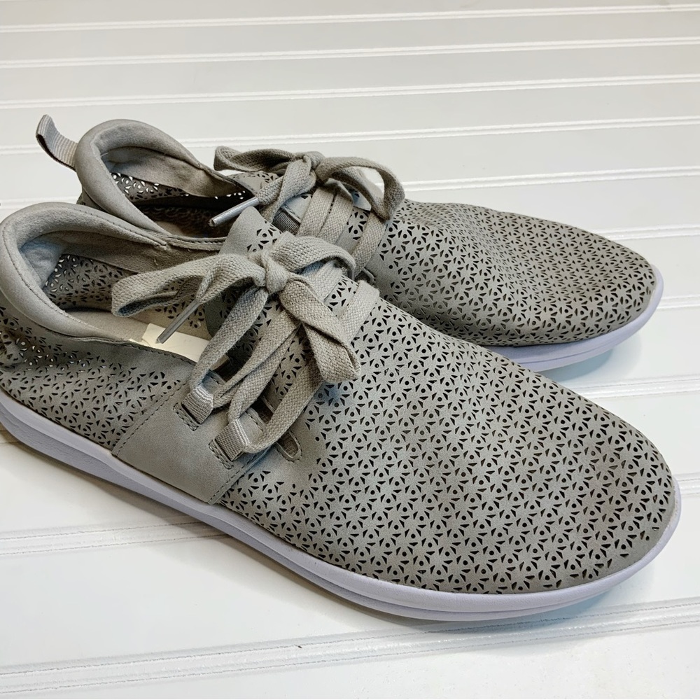 Austin Trading Co. Grey perforated casual sneakers